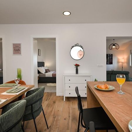 Veliki Apartman Petra Posedarje Bagian luar foto