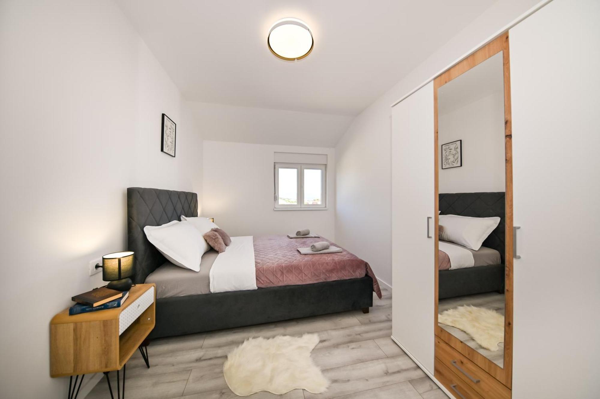 Veliki Apartman Petra Posedarje Bagian luar foto